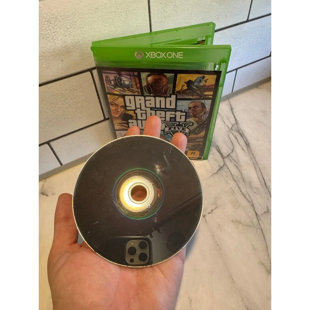 Grand Theft Auto V GTA 5 Xbox One 2014 Game Disc Manual No Map Tested